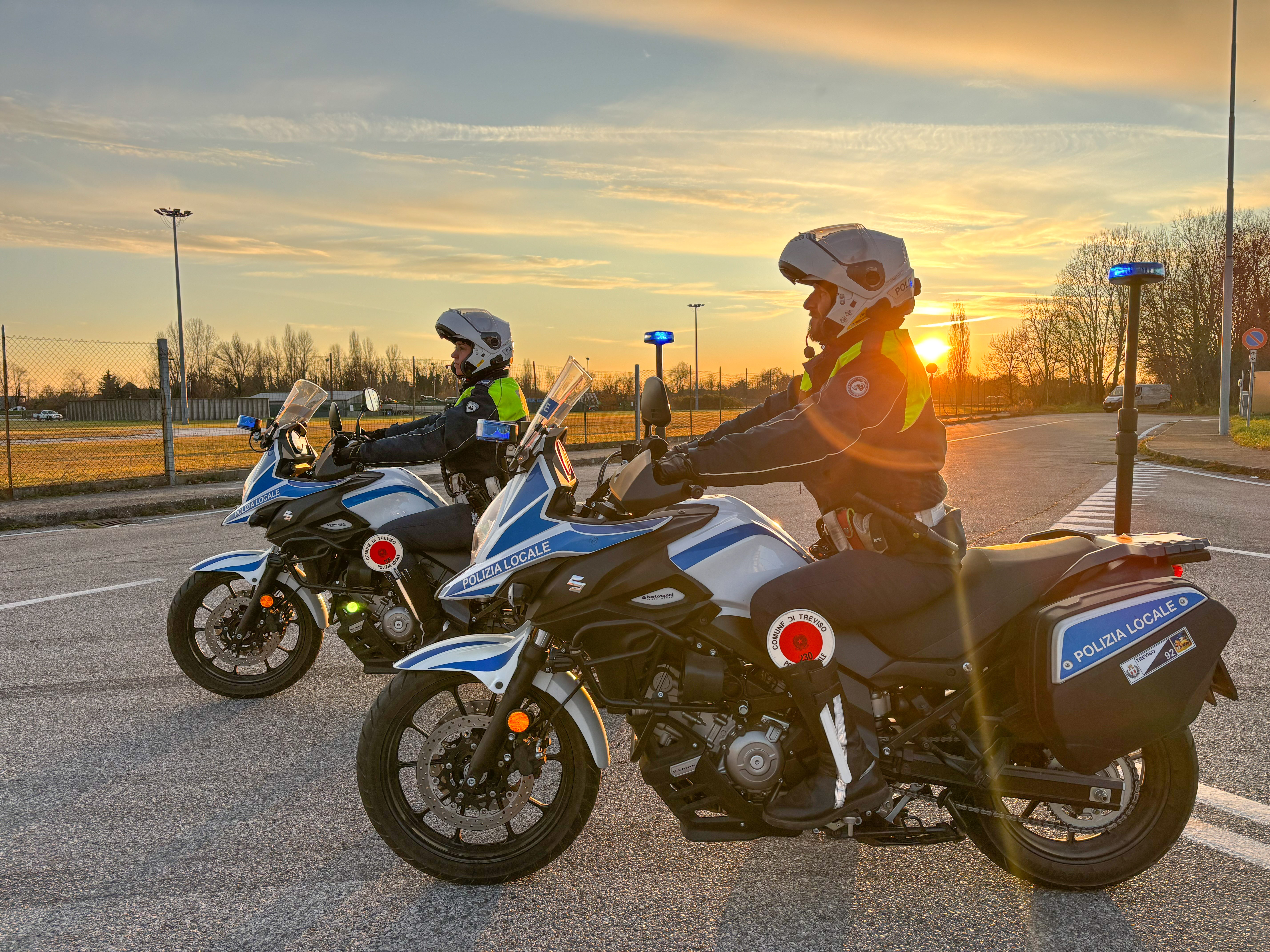 La pattuglia motorizzata della Polizia Locale di Treviso garantisce elevata mobilità e rapidità d’intervento sull’intero territorio comunale. Opera principalmente con pattuglie composte da due agenti in moto, assicura il servizio di Pronto Intervento in caso di emergenze e richieste urgenti da parte della cittadinanza, offrendo supporto anche ai colleghi dislocati sul territorio. 

Svolge inoltre servizi di scorta ai trasporti eccezionali e in occasione di manifestazioni, eventi e visite istituzionali.
